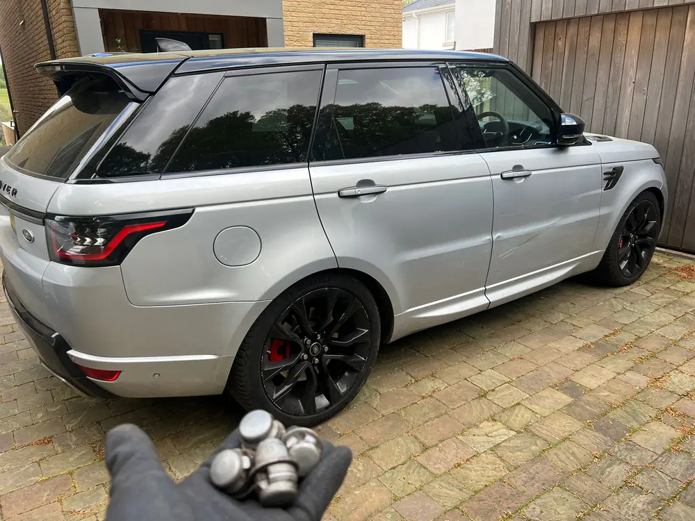 Emergency mobile lock nut removal for roadside assistance