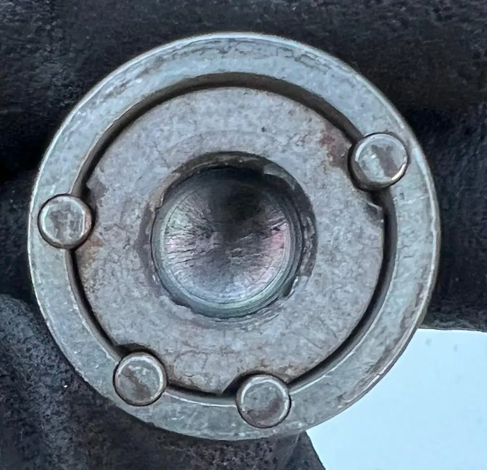 Emergency mobile locking wheel nut service at your location