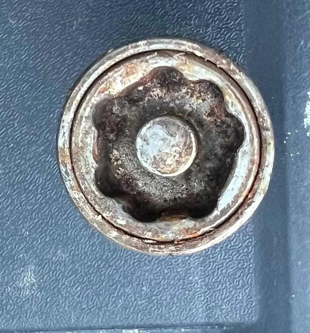 Seized or rusted locking wheel nut removal